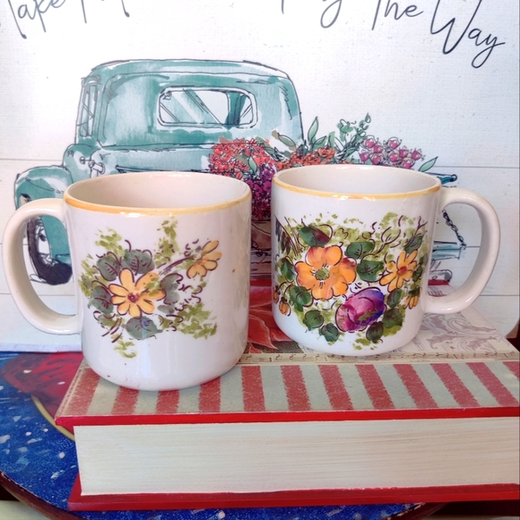 Vintage Hand Painted In Brazil, Pair of Floral Ceramic Mugs, Brazilian Artists - Picture 4 of 15